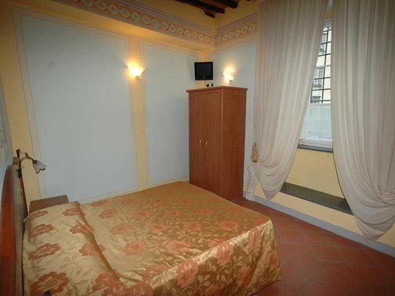 Dimora Dei Guelfi Luxury Rooms Lucca Exterior photo
