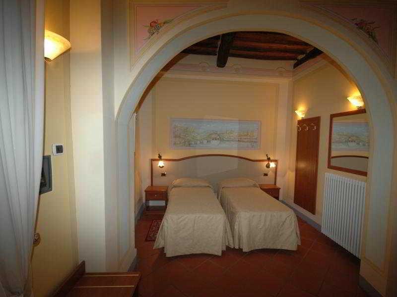Dimora Dei Guelfi Luxury Rooms Lucca Exterior photo