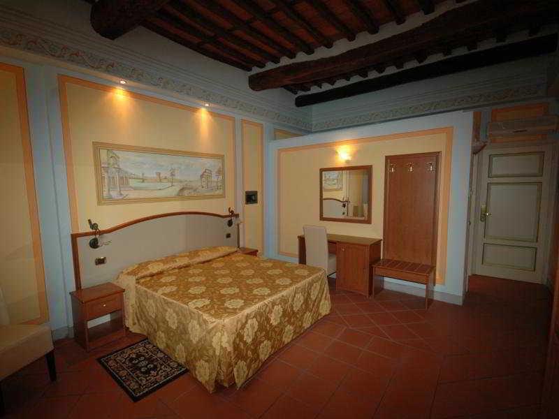 Dimora Dei Guelfi Luxury Rooms Lucca Exterior photo