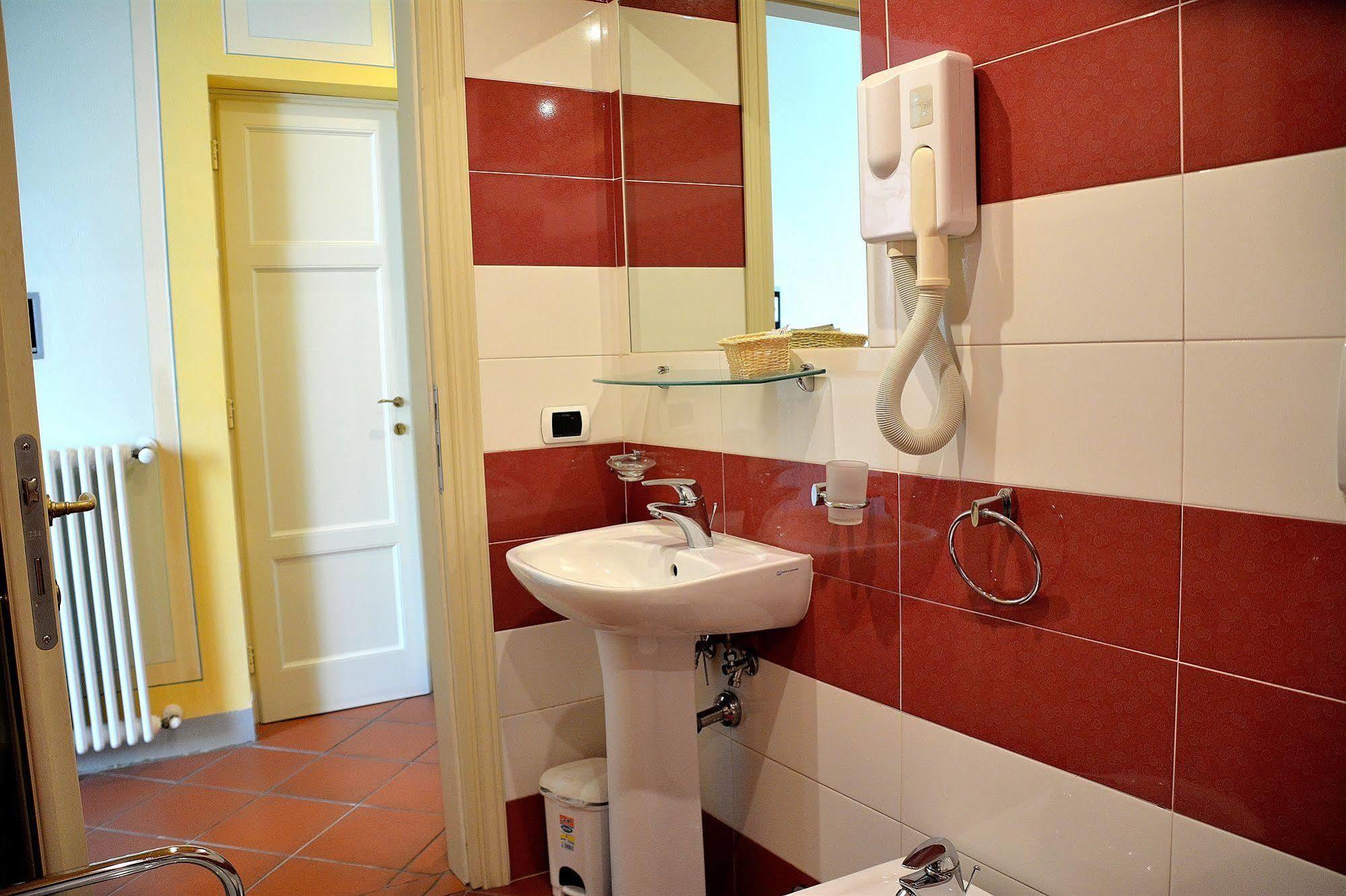 Dimora Dei Guelfi Luxury Rooms Lucca Exterior photo