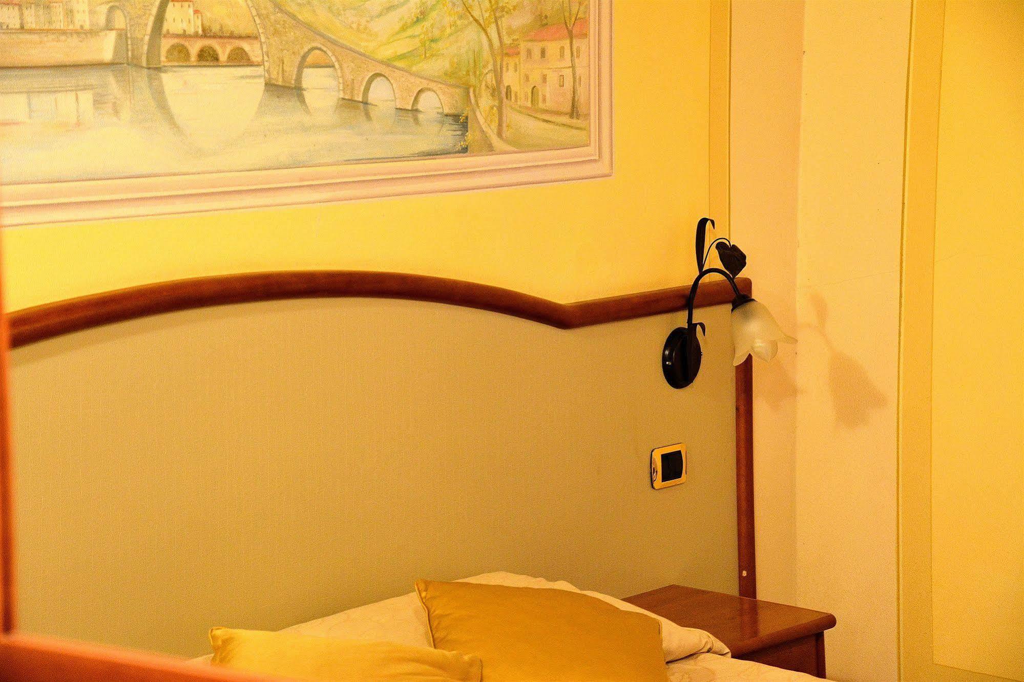 Dimora Dei Guelfi Luxury Rooms Lucca Exterior photo