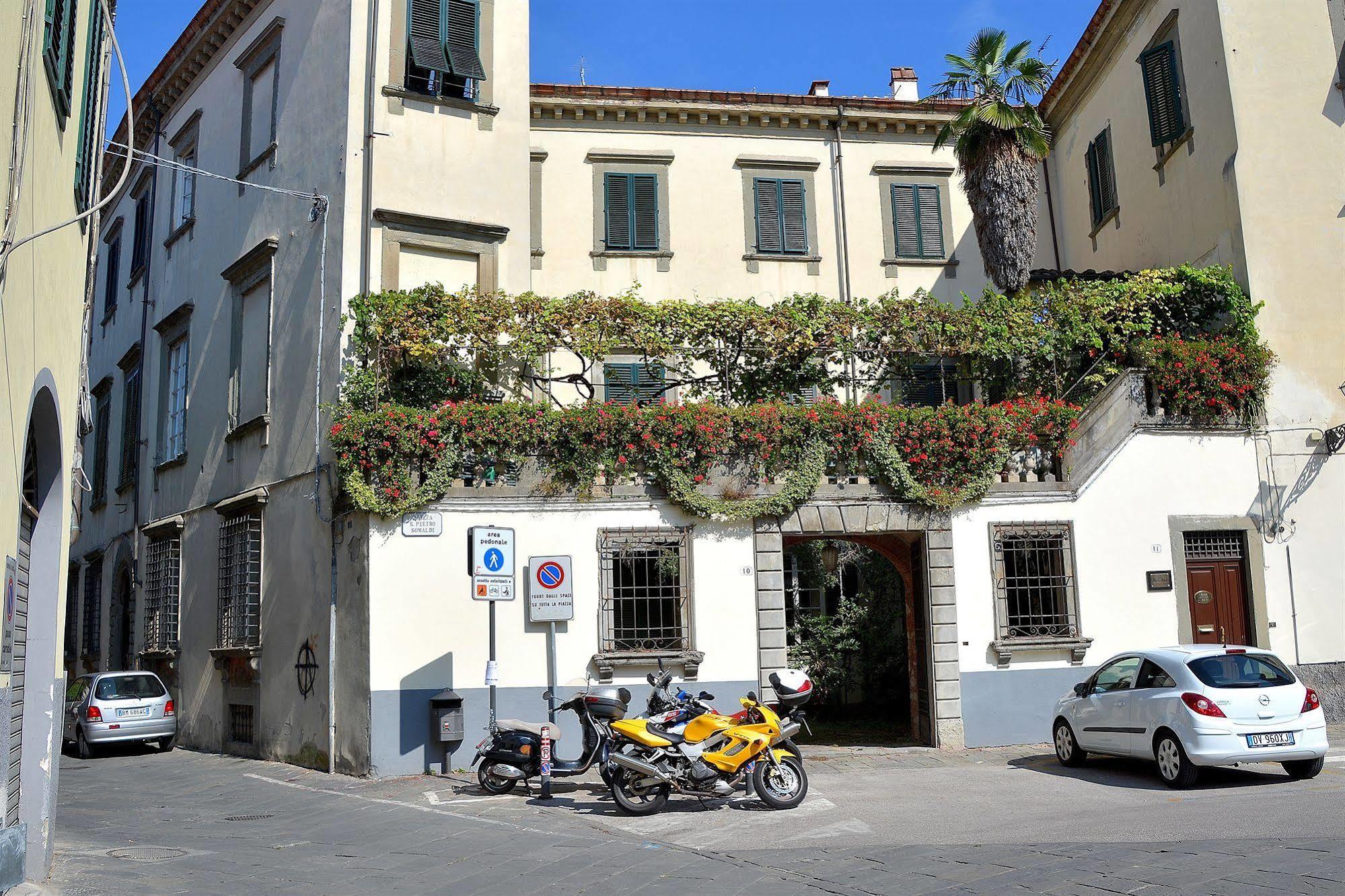 Dimora Dei Guelfi Luxury Rooms Lucca Exterior photo